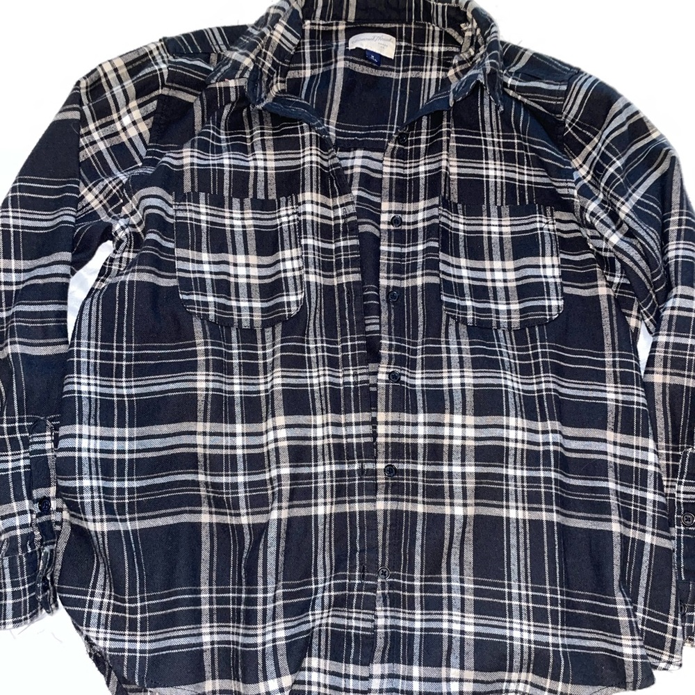 Size M Black Plaid Shirt